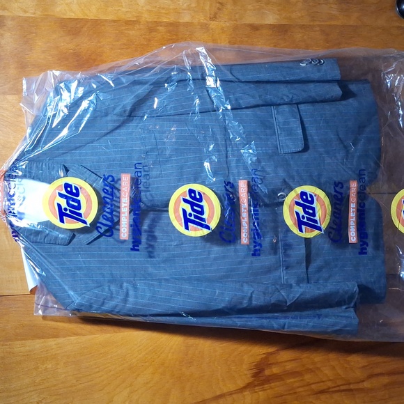 👨 Hugo Boss suit jacket/blazer/sports coat. Gray w/ blue pinstripes. Wool/silk. - Picture 2 of 15